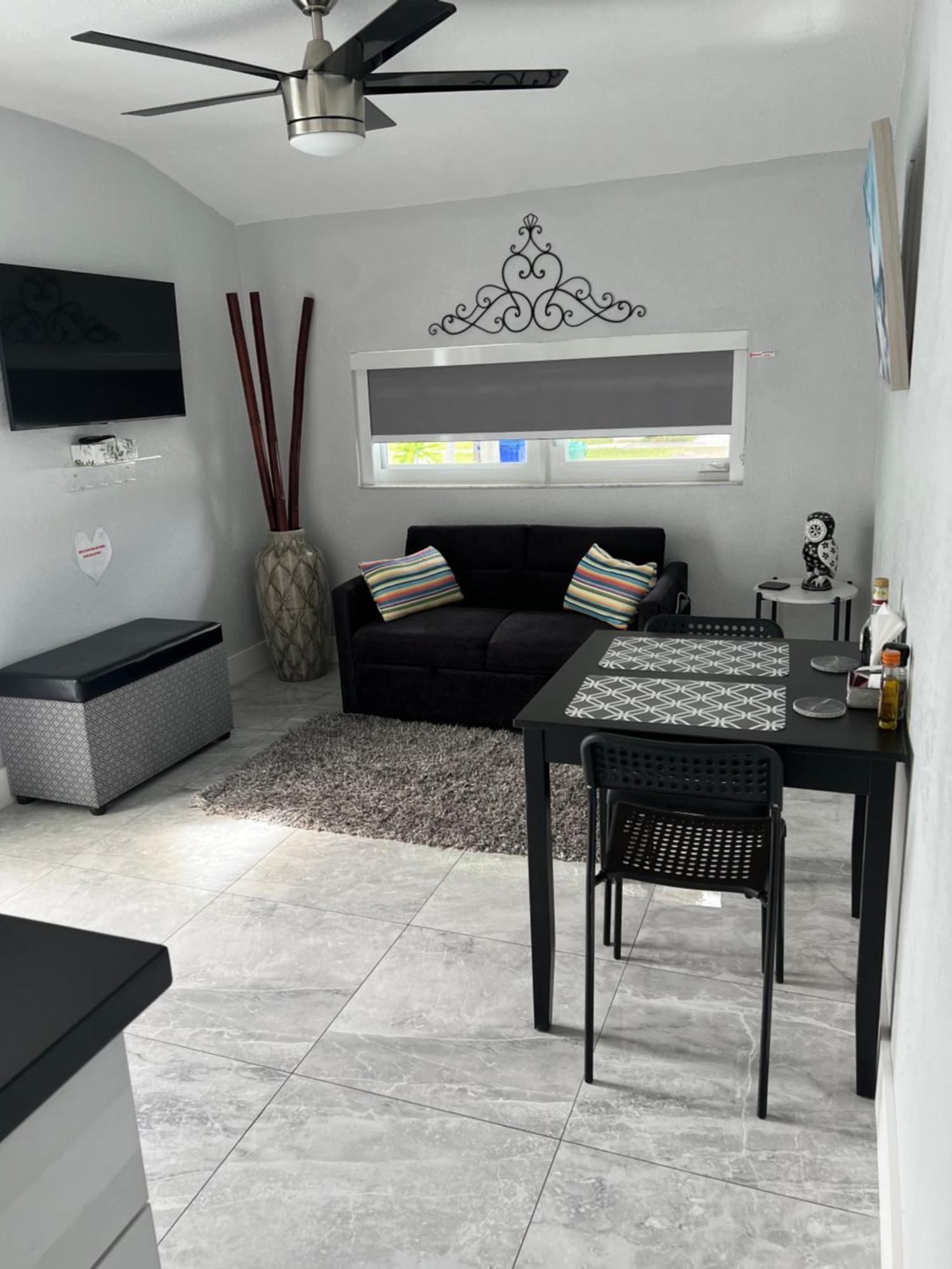 Little Gables Studio-Your Miami Escape-10Min Airport Bagian luar foto